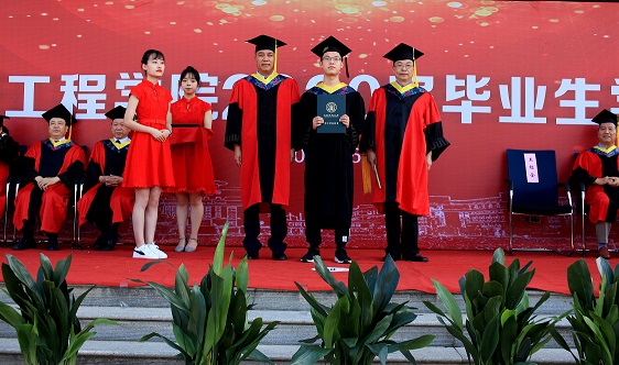 ad3d8957e30a435eadb6a1f54f13f947.jpg 陈军.JPG