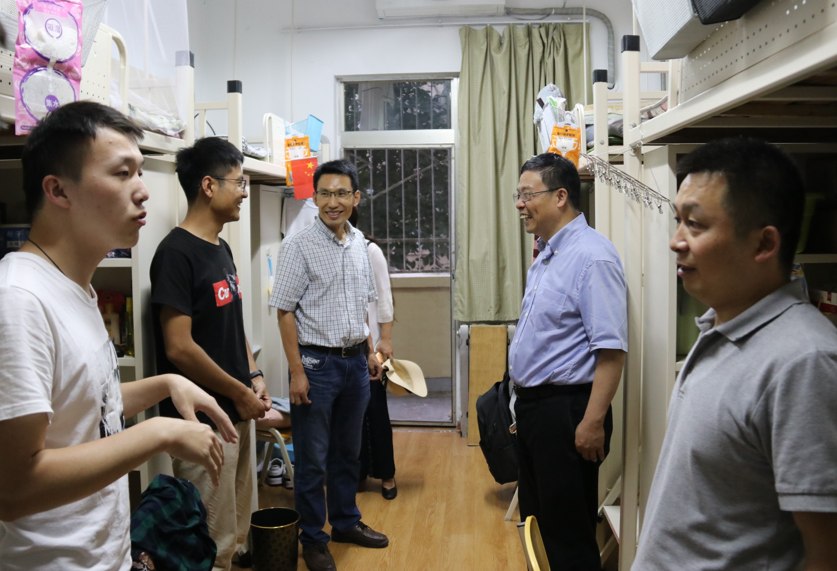 2bb73e2773e6474bb194e133282856b8.jpg 2bb73e2773e6474bb194e133282856b8.jpg