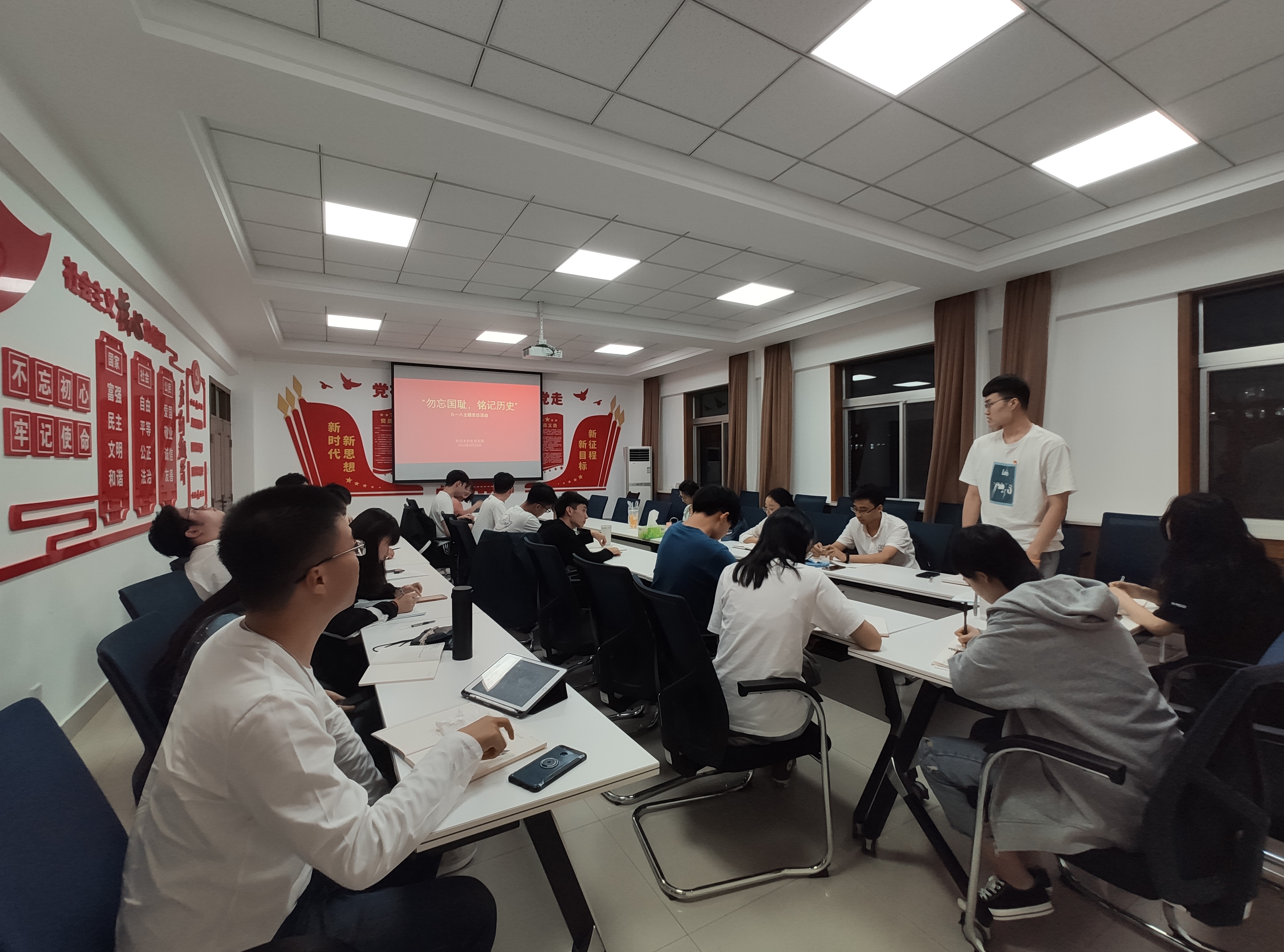 5394e6b442634787b3f93607e59e366b.jpg 5394e6b442634787b3f93607e59e366b.jpg