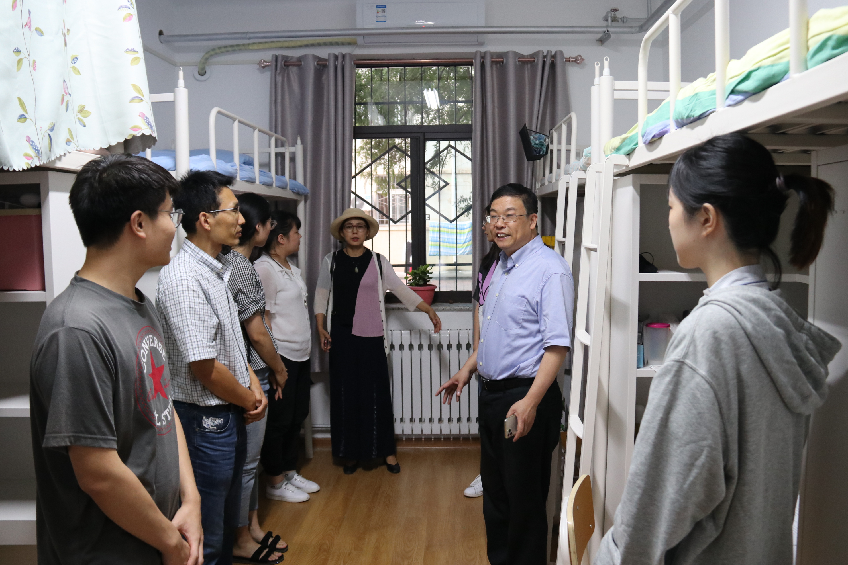 b446bf7201f04d9390a17ca2ef0e8a4d.jpg b446bf7201f04d9390a17ca2ef0e8a4d.jpg