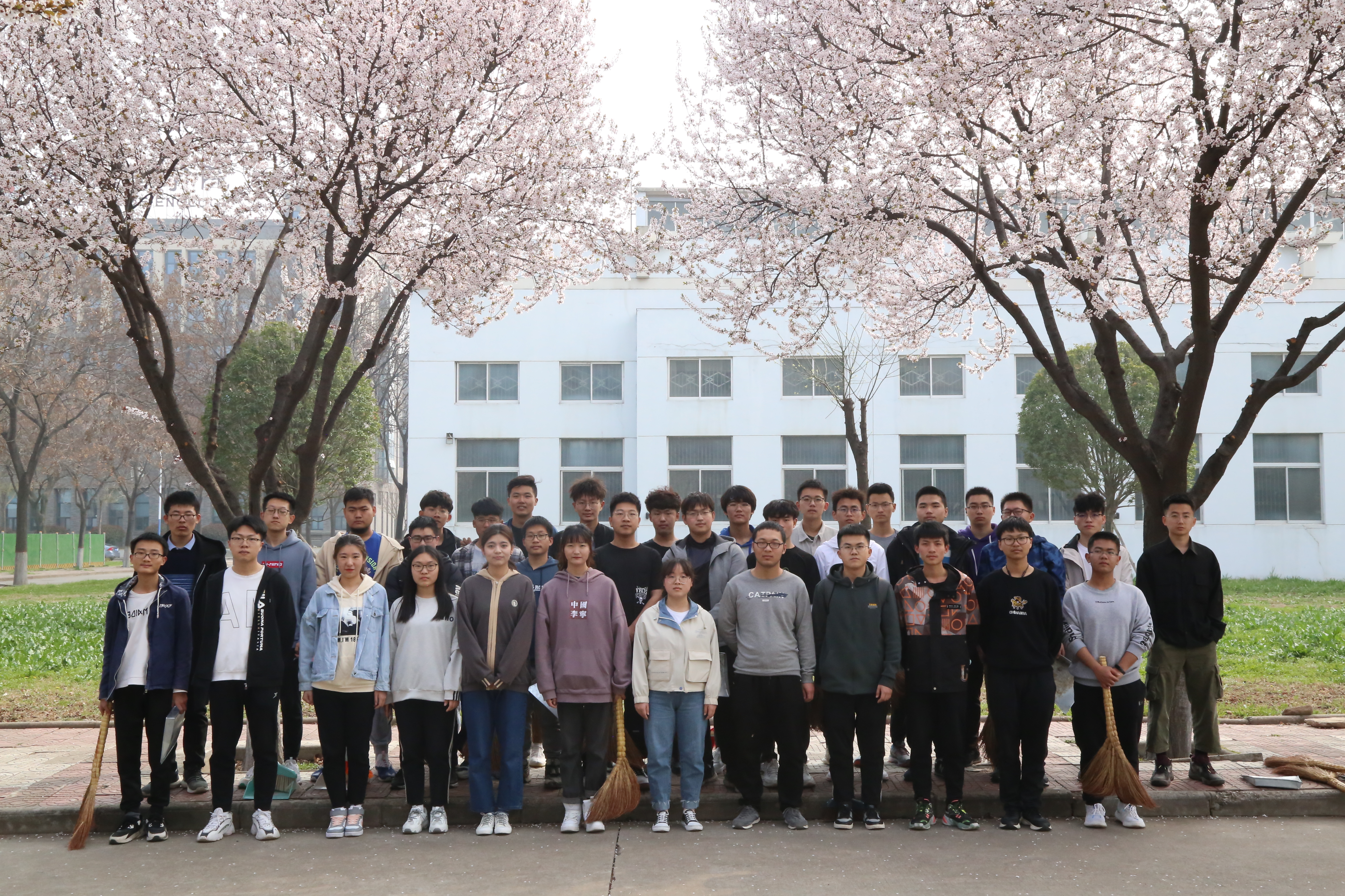 e086411263ad474c87ade8b54700fb39.jpg e086411263ad474c87ade8b54700fb39.jpg