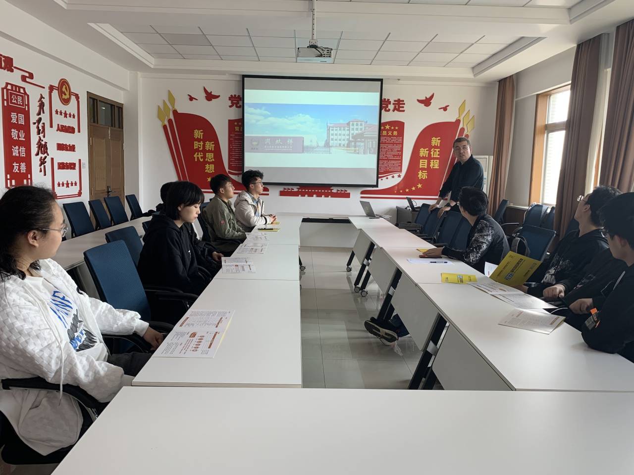 17aa8262b6f84c199ef433e401e11d69.jpg 17aa8262b6f84c199ef433e401e11d69.jpg