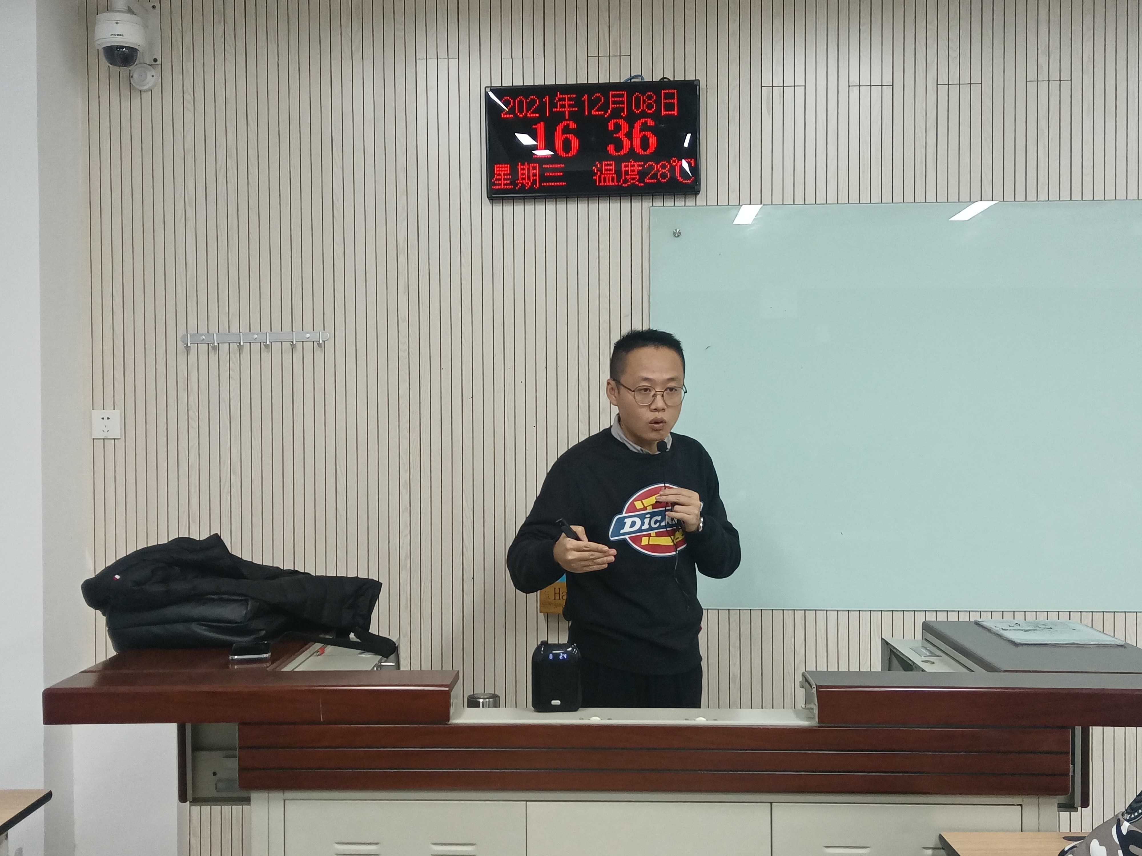 f6cc5ac19fdc443995b63e28b9de710d.jpg f6cc5ac19fdc443995b63e28b9de710d.jpg