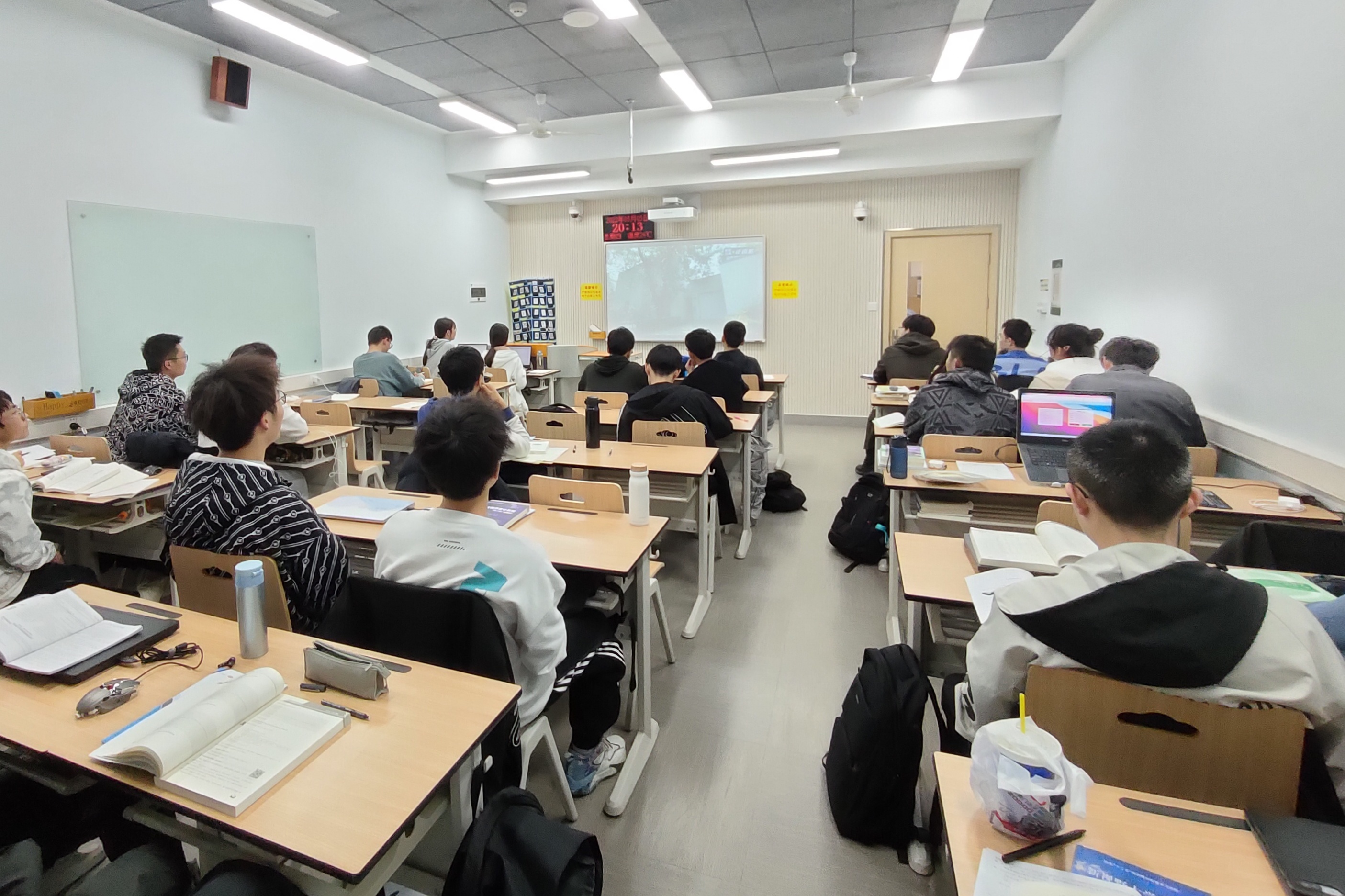 b6d93a0f506140da9b5b35545e668500.jpg b6d93a0f506140da9b5b35545e668500.jpg