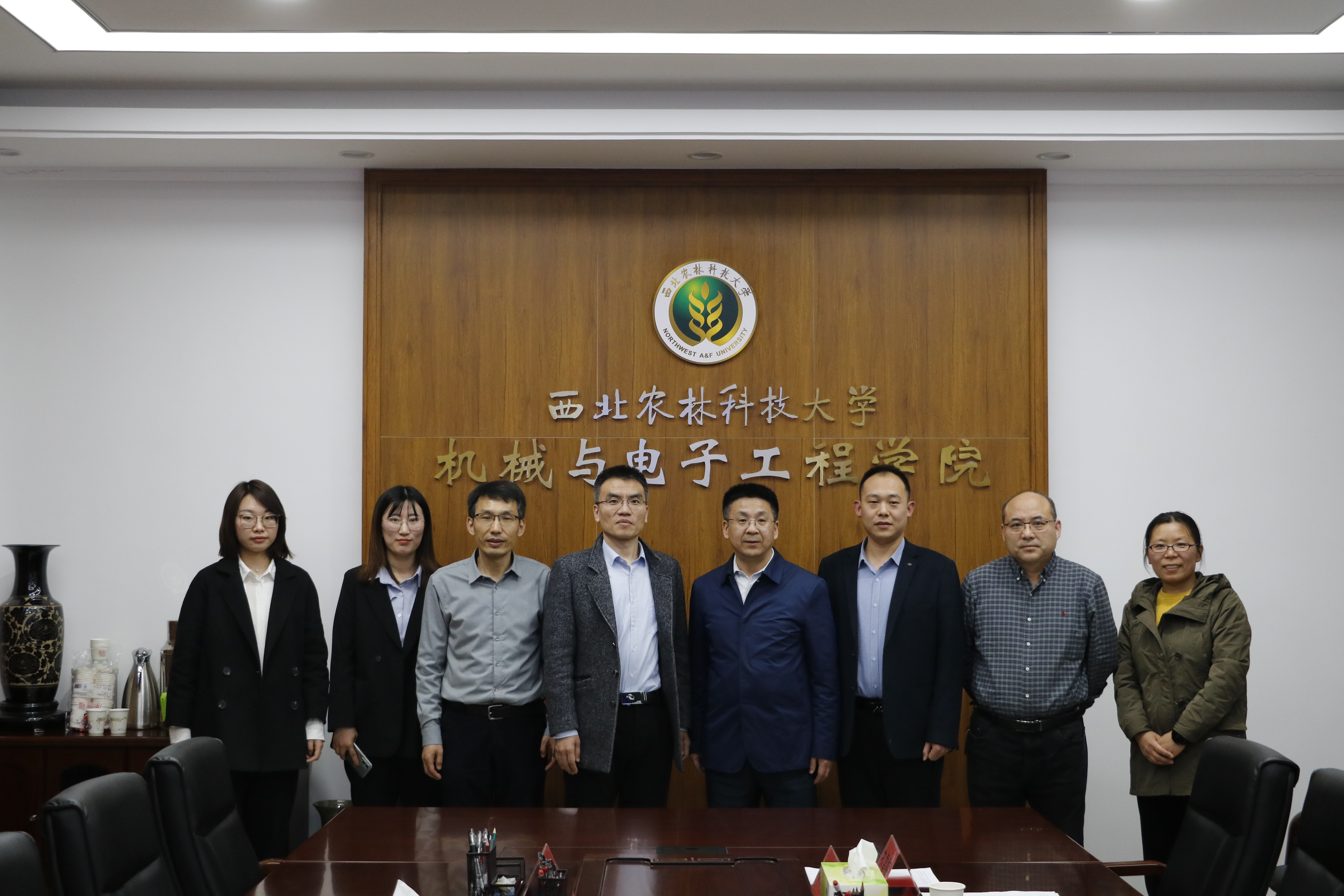 b6ebda2a026f4d9fb7ada736317b41a2.jpg b6ebda2a026f4d9fb7ada736317b41a2.jpg