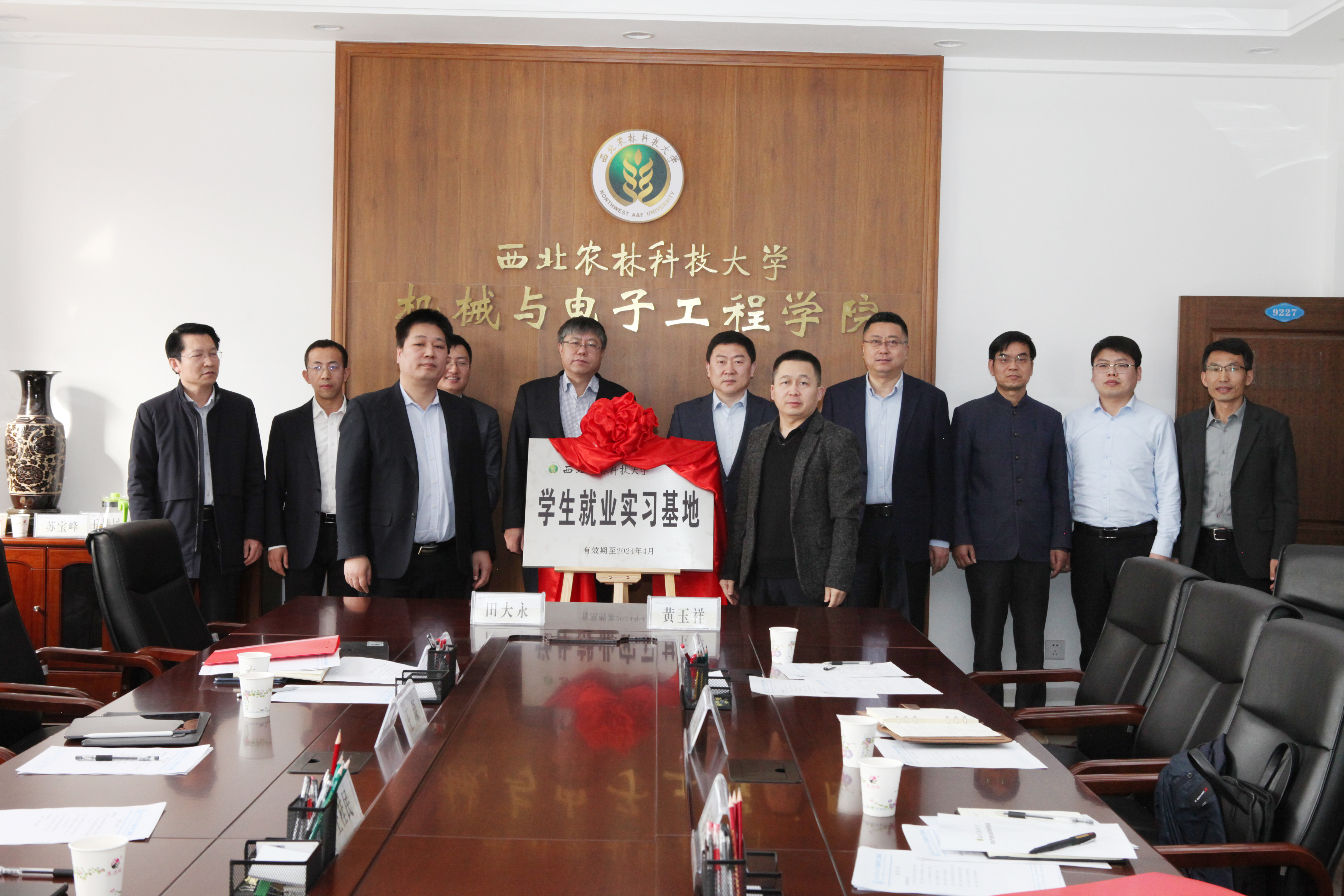 d226b94370e243a685fe439d02d1ced4.jpg d226b94370e243a685fe439d02d1ced4.jpg