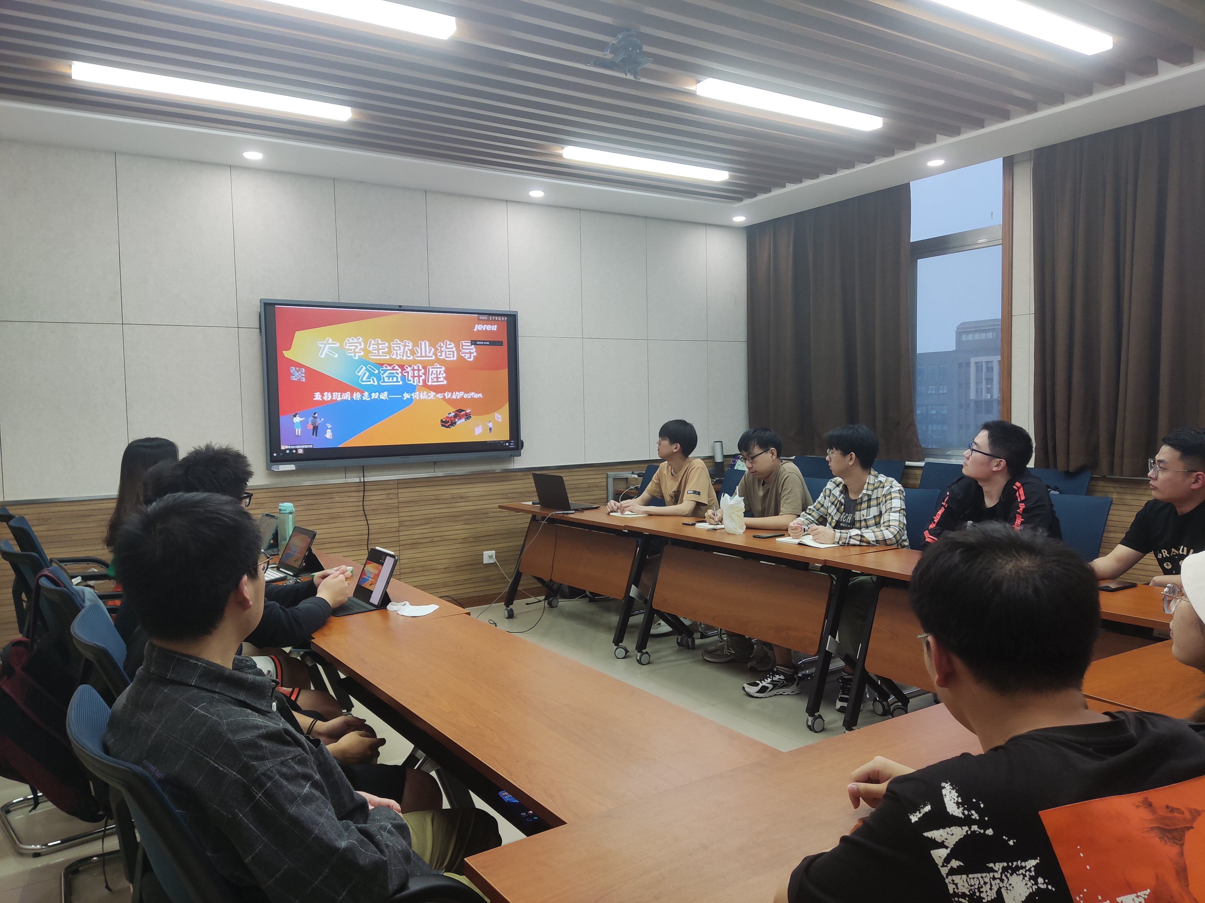 709cc93fd7db4866aa5fc2bc652c8542.jpg 709cc93fd7db4866aa5fc2bc652c8542.jpg