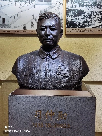 4b658d27d37e4747b71796afb1b3958e.jpg 4b658d27d37e4747b71796afb1b3958e.jpg