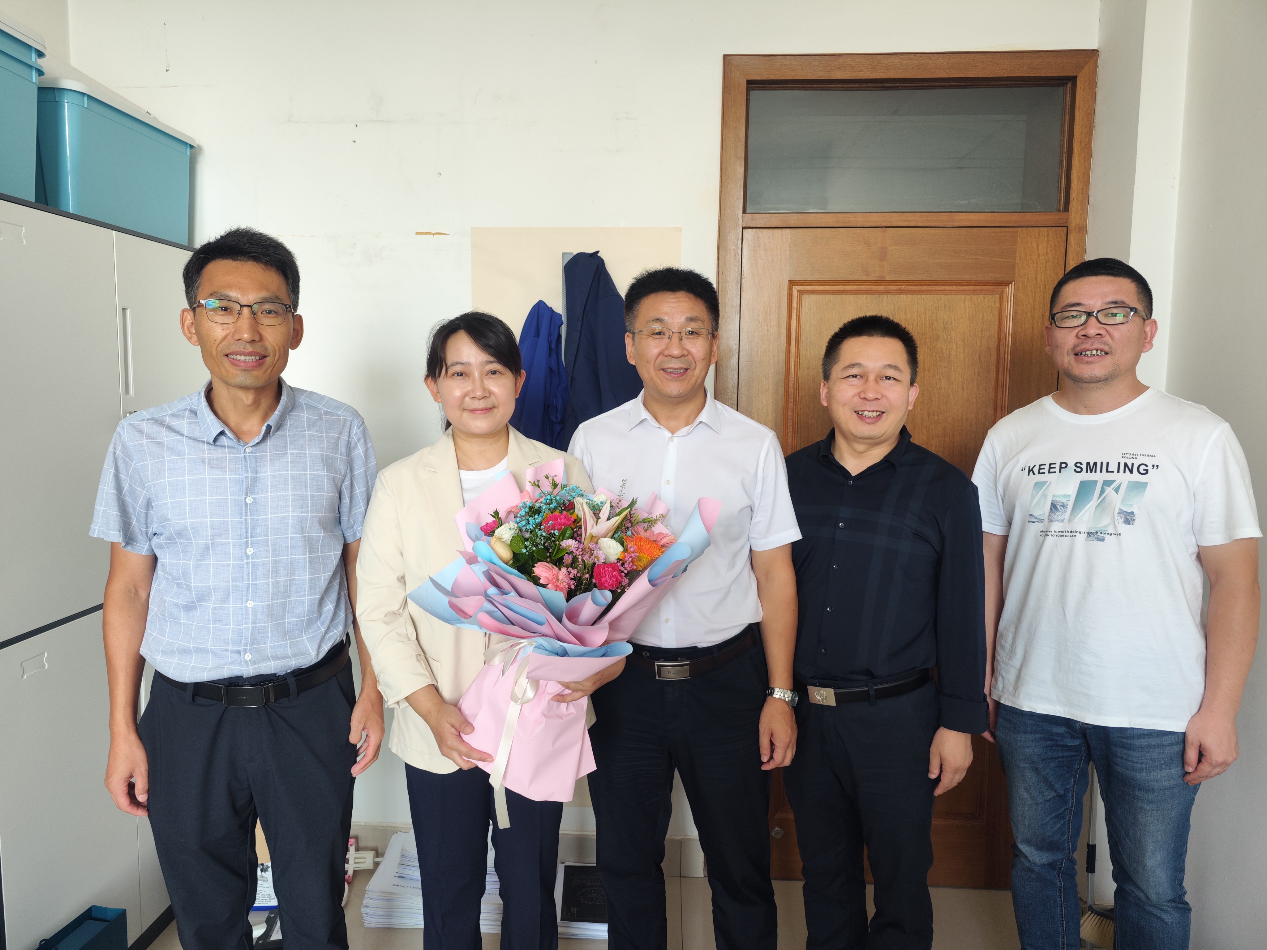 b5c20cc94f6b4f3380ba6e760d719484.jpg b5c20cc94f6b4f3380ba6e760d719484.jpg