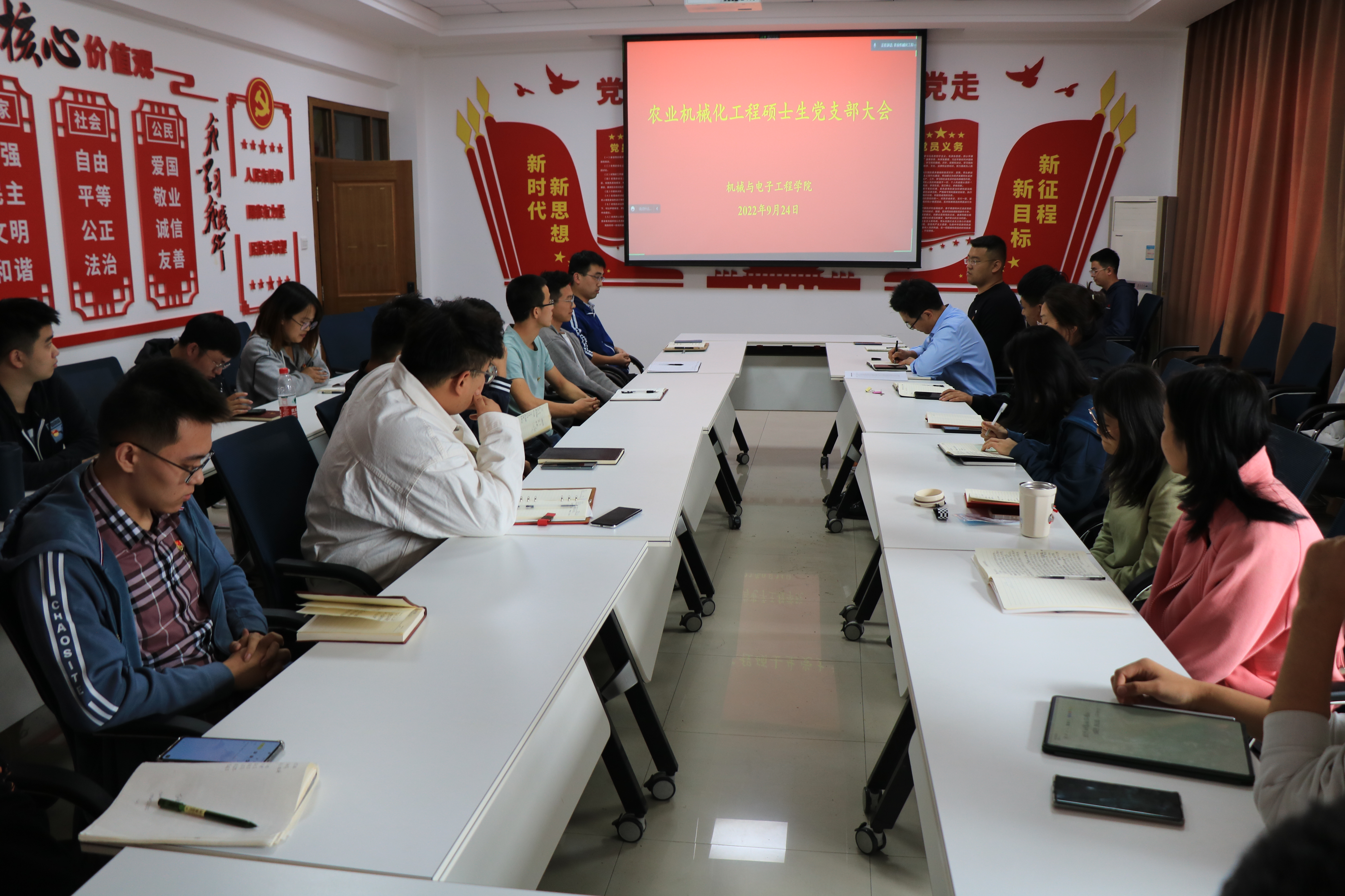 d09b307896bc431086bf5e492114a608.jpg d09b307896bc431086bf5e492114a608.jpg