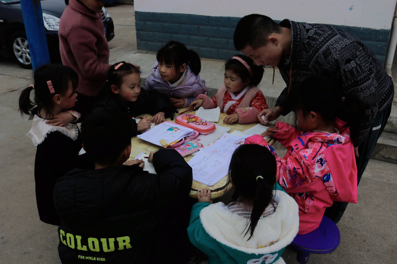 8d1b9400f835490bb098f86f6616d7a9.jpg 8d1b9400f835490bb098f86f6616d7a9.jpg