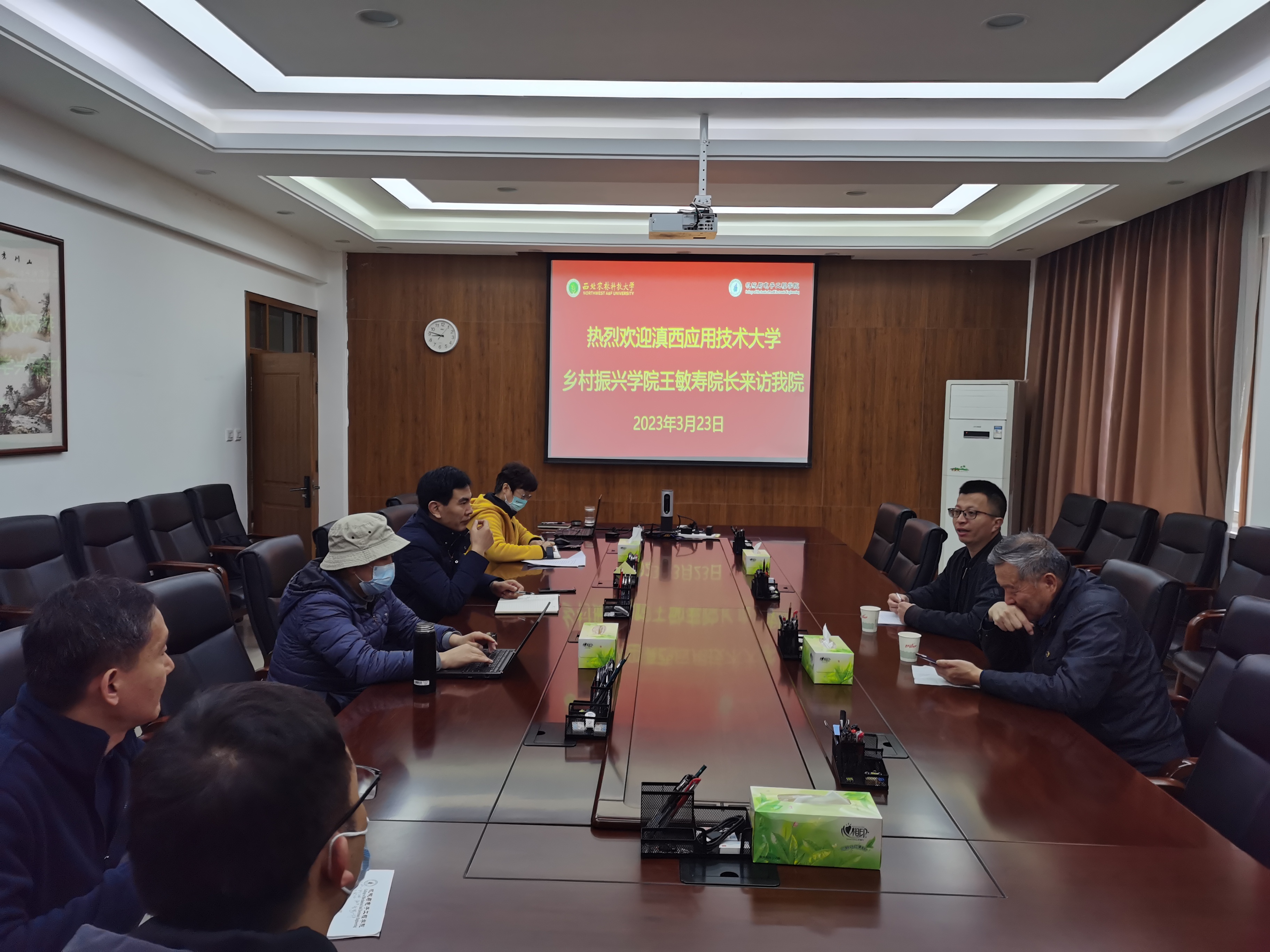 b856e8fbd1a24dcaa84e49aec71984aa.jpg b856e8fbd1a24dcaa84e49aec71984aa.jpg