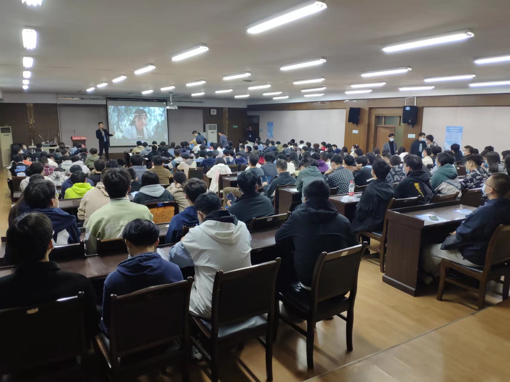 3cc3f8afa68d4353adb775319b06d651.jpg 3cc3f8afa68d4353adb775319b06d651.jpg