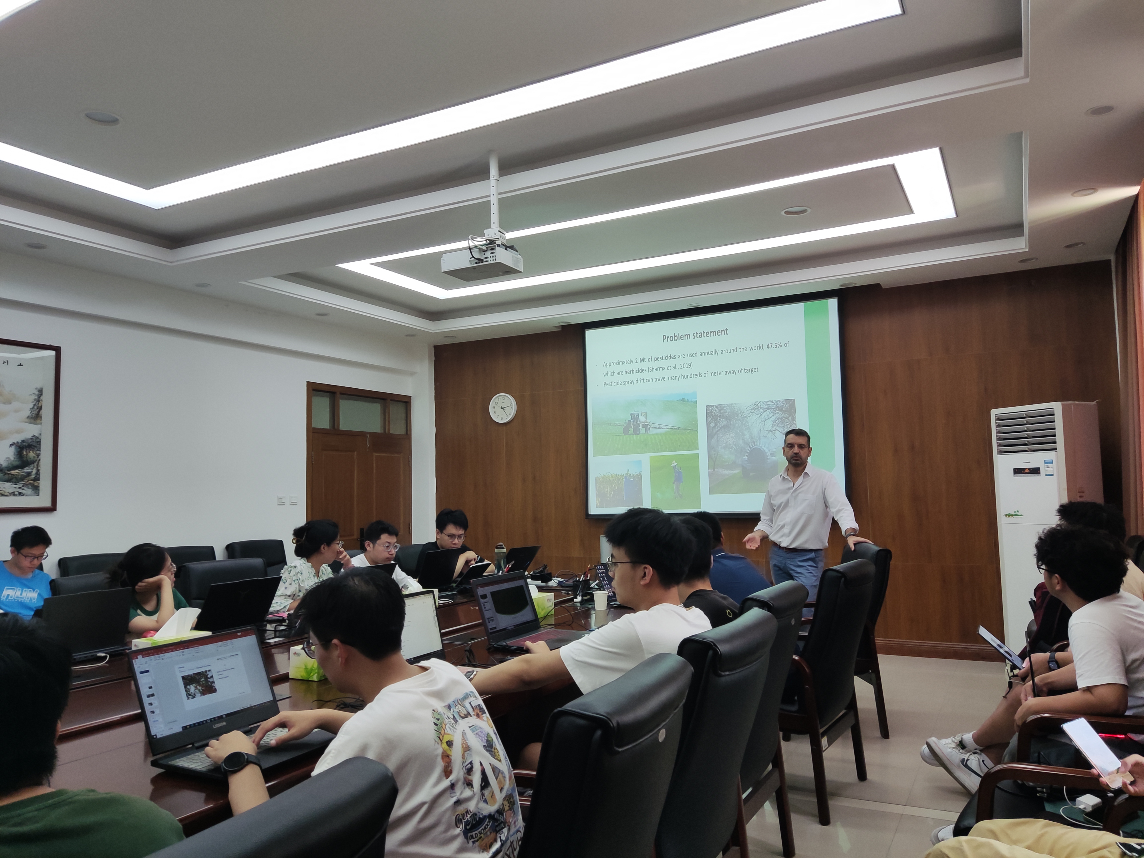 c33c1615f946448a8e06fe1039baabe2.jpg c33c1615f946448a8e06fe1039baabe2.jpg