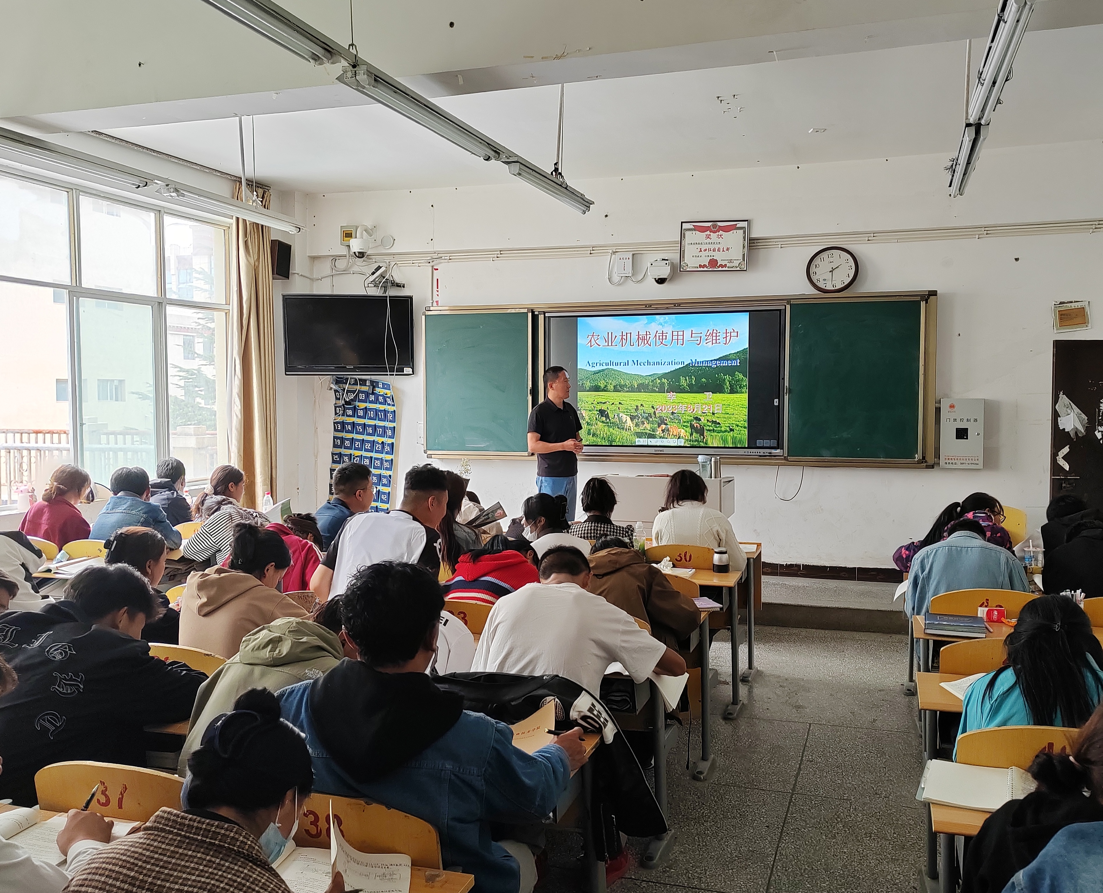 98f8a65f5afa4535b158212053c67c10.jpg 98f8a65f5afa4535b158212053c67c10.jpg