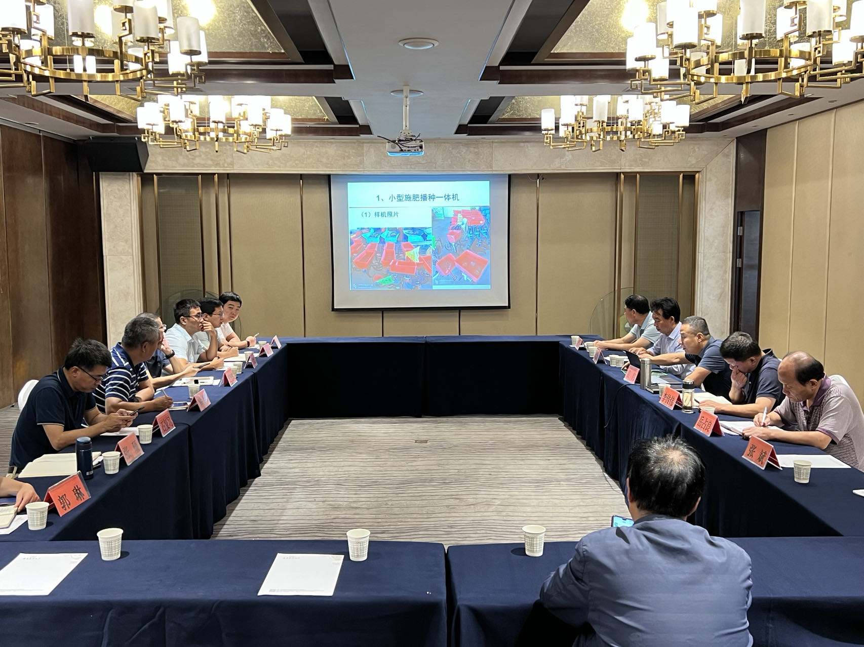 b9e8c4f03be24255adf1584c2aa441f7.jpg b9e8c4f03be24255adf1584c2aa441f7.jpg